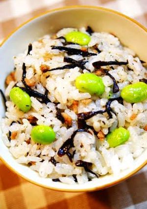 A picture of Ground Pork and Hijiki Seaweed Chinese-style Mixed Rice.