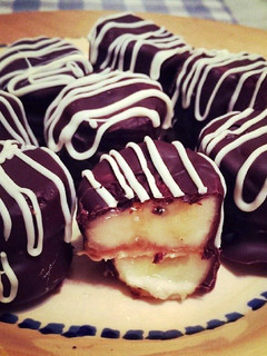 A picture of Healthy Dark Chocolate Dipped Banana PB Bites!.