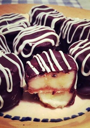 A picture of Healthy Dark Chocolate Dipped Banana PB Bites!.