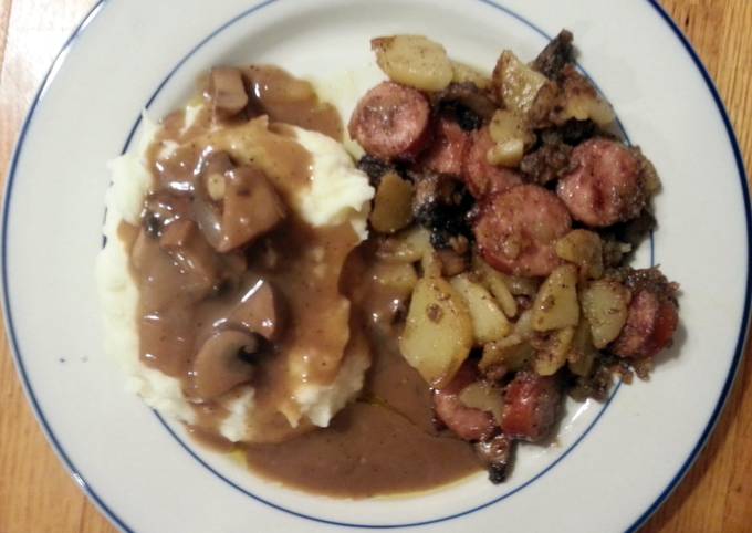 Steps to Make Favorite taisen's polish kielbasa w/onion and mushroom