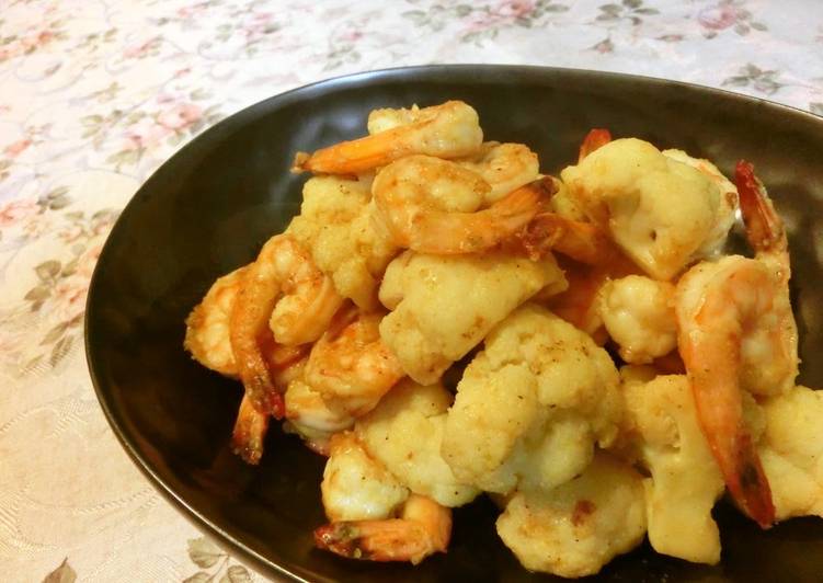 My Grandma Curry Flavored Stir-fried Prawn and Cauliflower