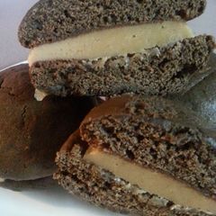 A picture of Chocolate Peanut Butter Buttercream " Whoopie " Pies.