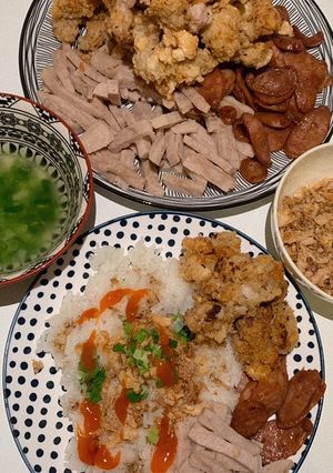 Hình của món Xôi mặn thập cẩm.