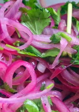 A picture of Pickled Onions.