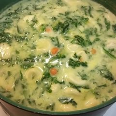 A picture of Cheese Tortellini Vegetable Soup.