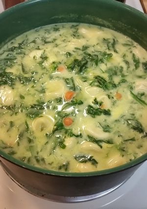 A picture of Cheese Tortellini Vegetable Soup.