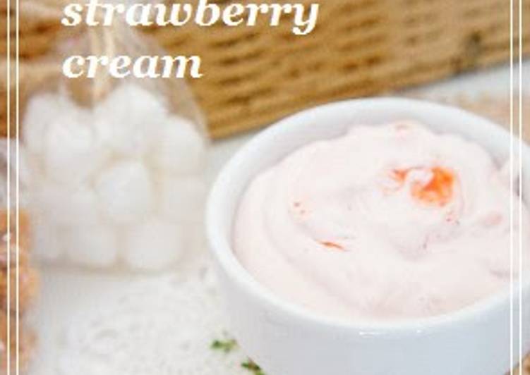 Steps to Prepare Quick Strawberry Whipped Cream