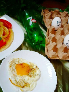 A picture of Half fry egg.