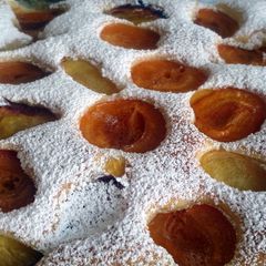 A picture of Delicious, light and easy summer cake.