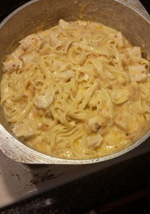 A picture of Creamy cheese chicken fetuccini.