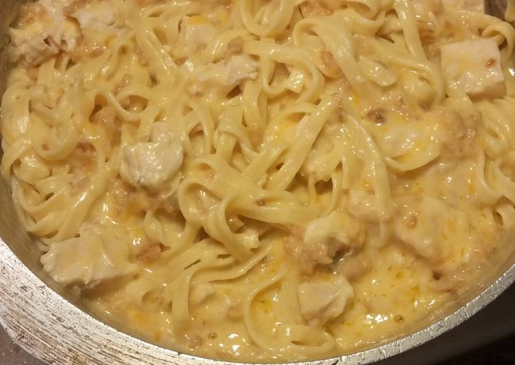 Easiest Way to Make Homemade Creamy cheese chicken fetuccini