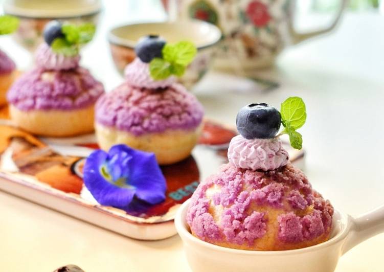 Blueberry Cookie Choux