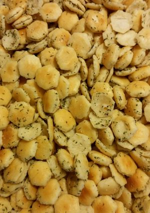 A picture of Seasoned oyster crackers.