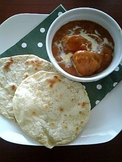 A picture of A Butter Chicken-style Dish made with Stew and Curry Roux.