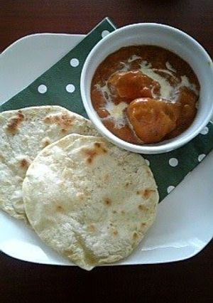 A picture of A Butter Chicken-style Dish made with Stew and Curry Roux.