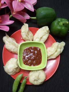 वेज मोमोज (Veg Momos recipe in Hindi) रेसिपी मुख्य फोटो