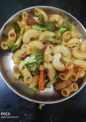 वेज पास्ता (Veg Pasta recipe in hindi) रेसिपी मुख्य फोटो