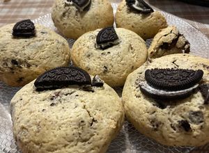 Una foto de Cookies oreos rellenas de Nutella