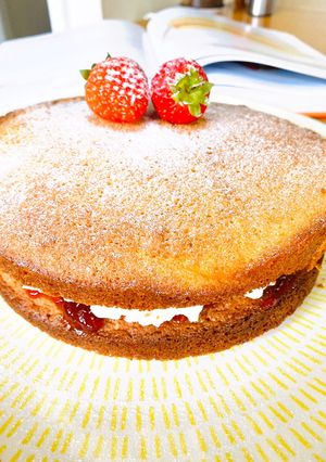 A picture of Victoria sponge cake.