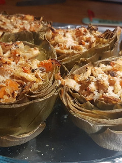 Una foto de Alcachofas rellenas de pollo y verduras