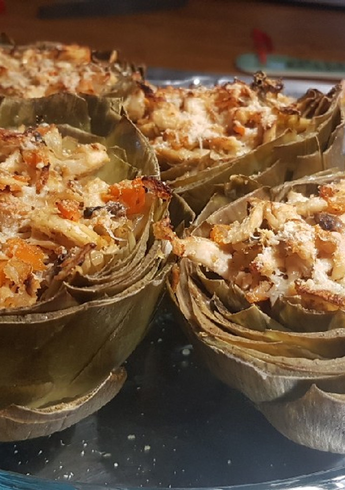 Una foto de Alcachofas rellenas de pollo y verduras