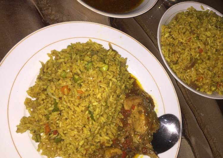 Steps to Make Award-winning Fried rice with chicken pepper sauce