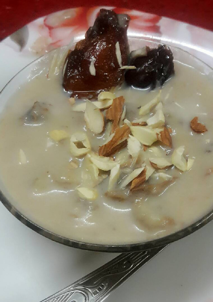 A picture of Dates shake.