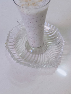 A picture of Ice apple juice.