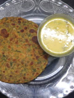 पालक पराठा (palak paratha recipe in Hindi) रेसिपी मुख्य फोटो
