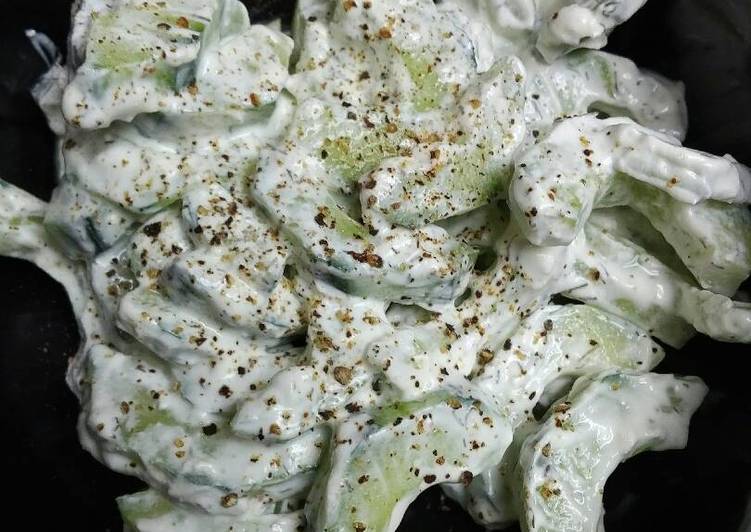 Cucumber in sour cream