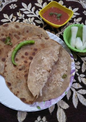 मूली का पराठा (mooli ka paratha recipe in Hindi) रेसिपी मुख्य फोटो