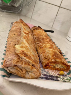 Pizza tekercs rétes tésztával recept fotója