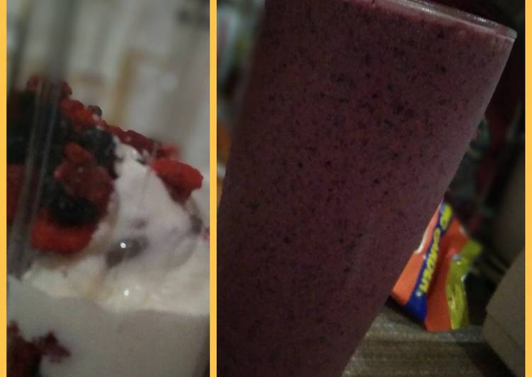 Cara Gampang Membuat Berry yogurt smoothie for keto diet, Gampang Banget
