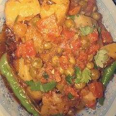 Aloo gajar matar sabzi😋 A picture of Aloo gajar matar sabzi😋.