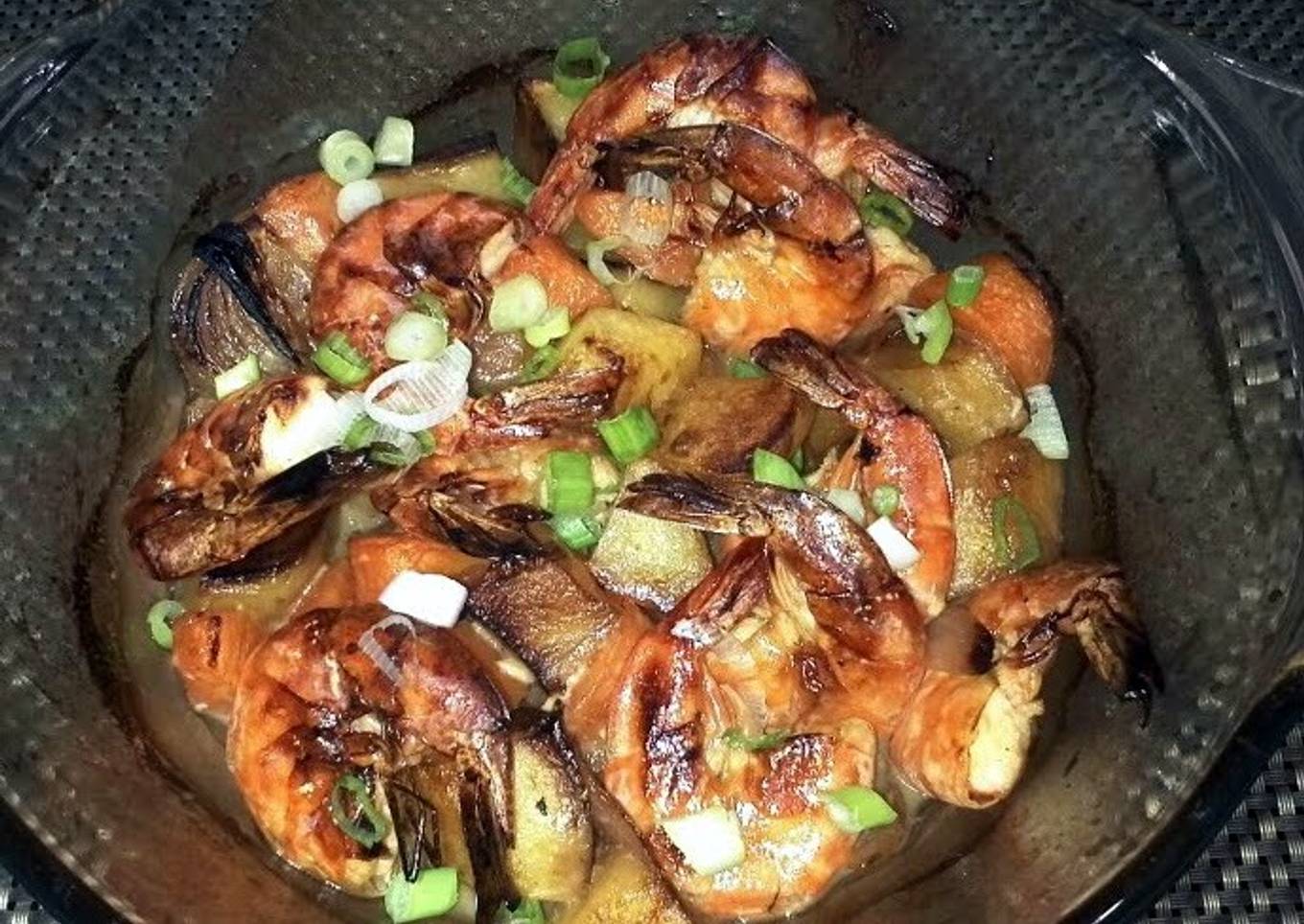Baked Potato And Shrimp In White Wine