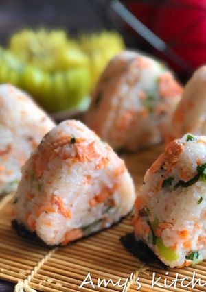 簡單早餐-鮭魚飯糰 的食譜成品照片