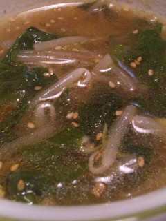 A picture of Alpine Leek and Bean Sprout Soup.
