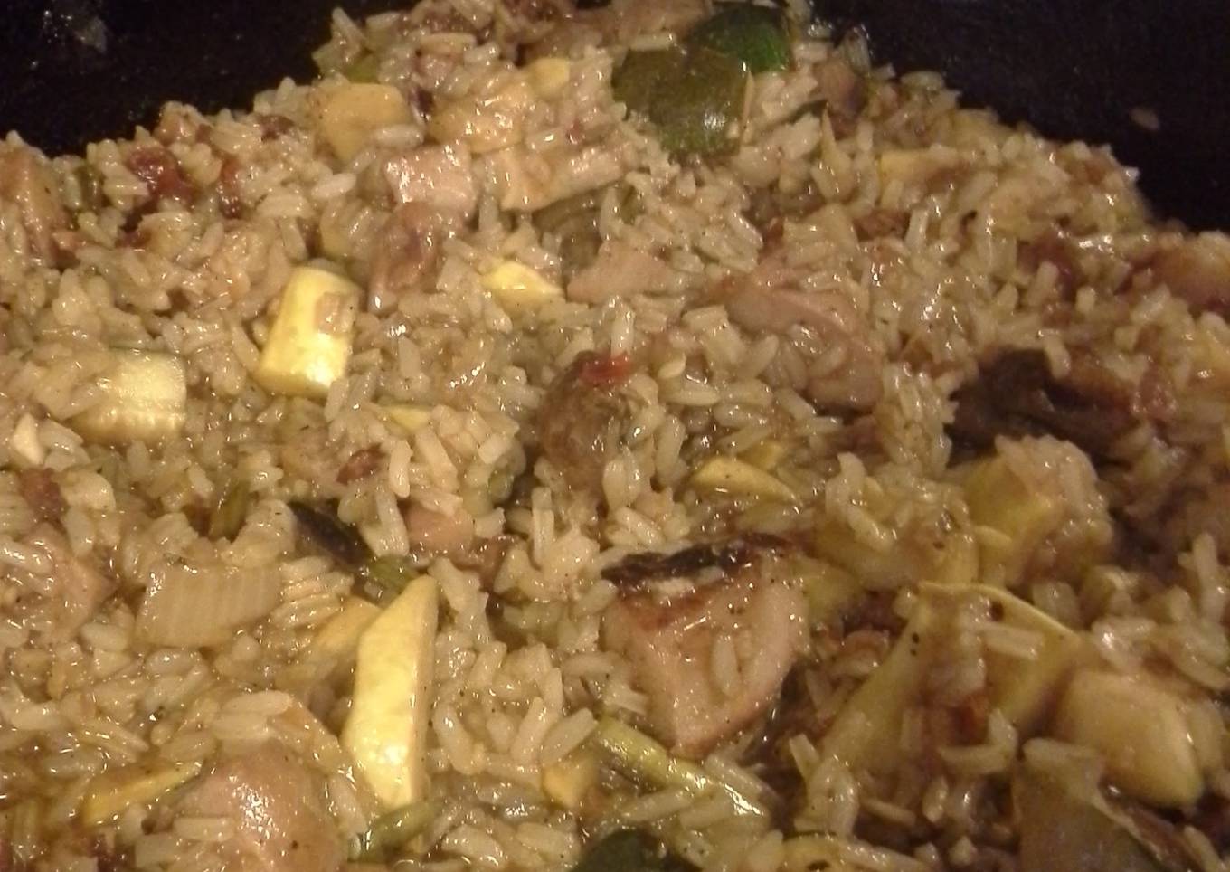 Grilled pork and vegetables fried rice