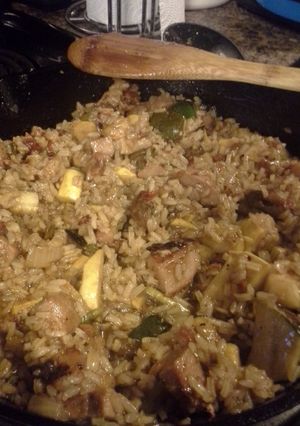 A picture of Grilled pork and vegetables fried rice.