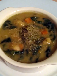 A picture of Vickys Pesto, Spinach & Bean Soup, GF DF EF SF NF.