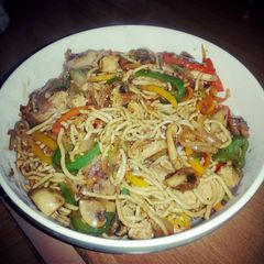 A picture of Nessa's Chicken Noodle Stir Fry.