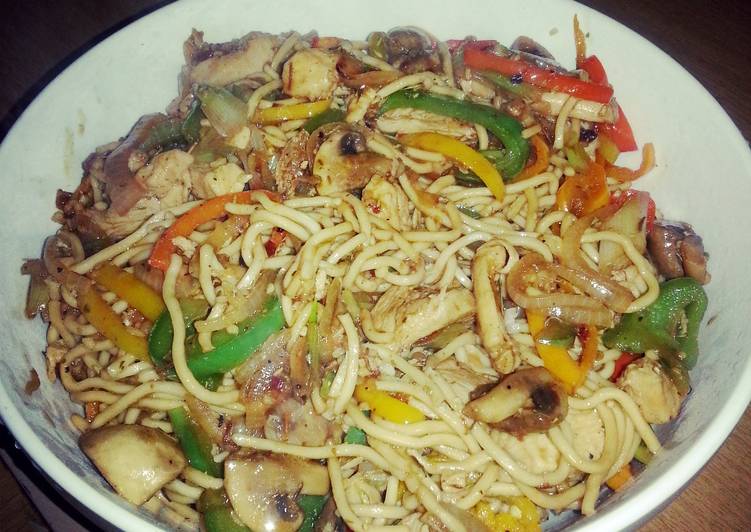 Recipe of Super Quick Homemade Nessa&#39;s Chicken Noodle Stir Fry