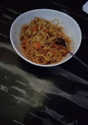 A picture of Spagetti and Macroni.