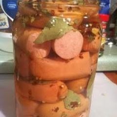 A picture of Roland Ryan Jalapeño Hot Sausages.