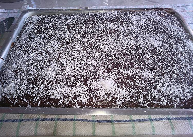 Simple Way to Prepare Ultimate Nutella cake with Coconut
