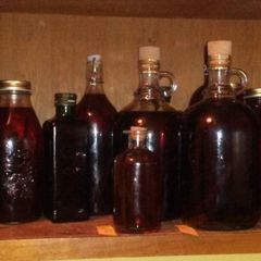 A picture of Vanilla extract.