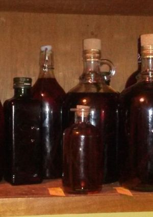 A picture of Vanilla extract.