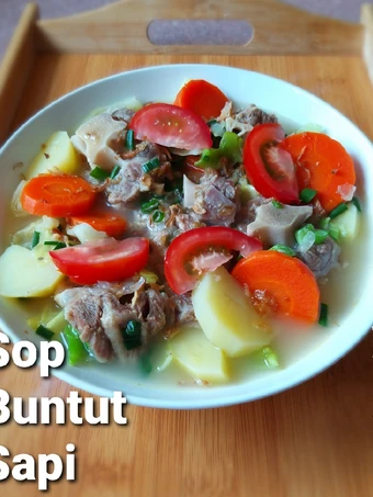 Langkah Mudah untuk Membuat Resep 126.Sop Buntut Sapi Simple yang Enak