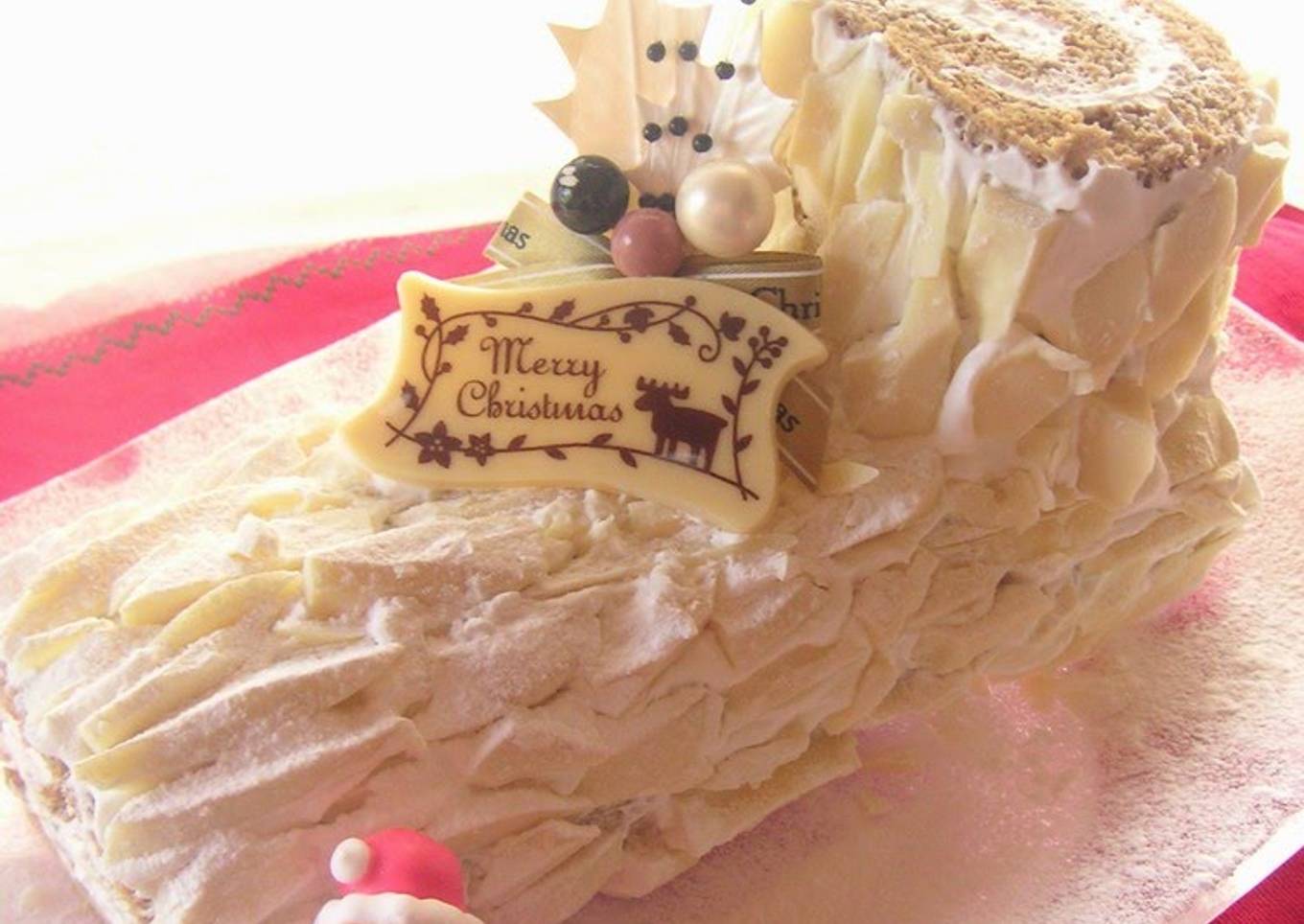 Snowy White Bûche de Noël (Yule Log)