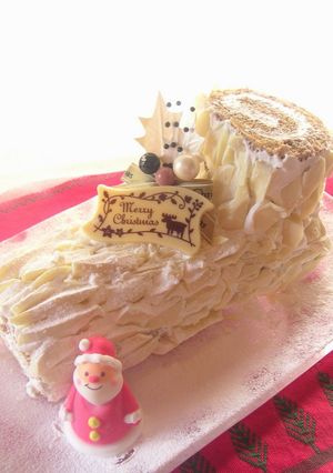 A picture of Snowy White Bûche de Noël (Yule Log).